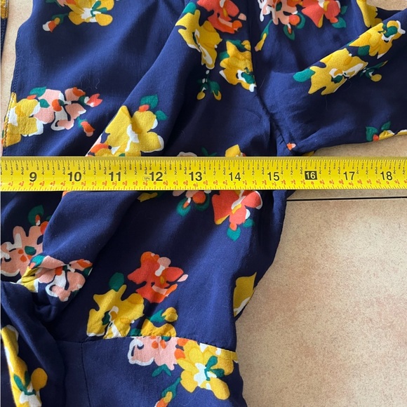 Kimchi Blue Maddie Plunging Tie-Front Romper - Picture 10 of 14